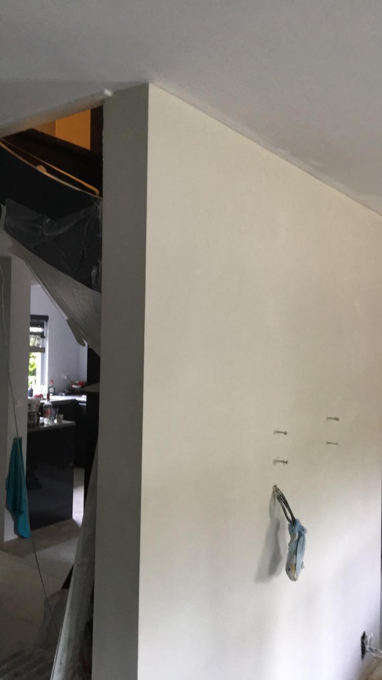 Strak stucwerk boven de trap