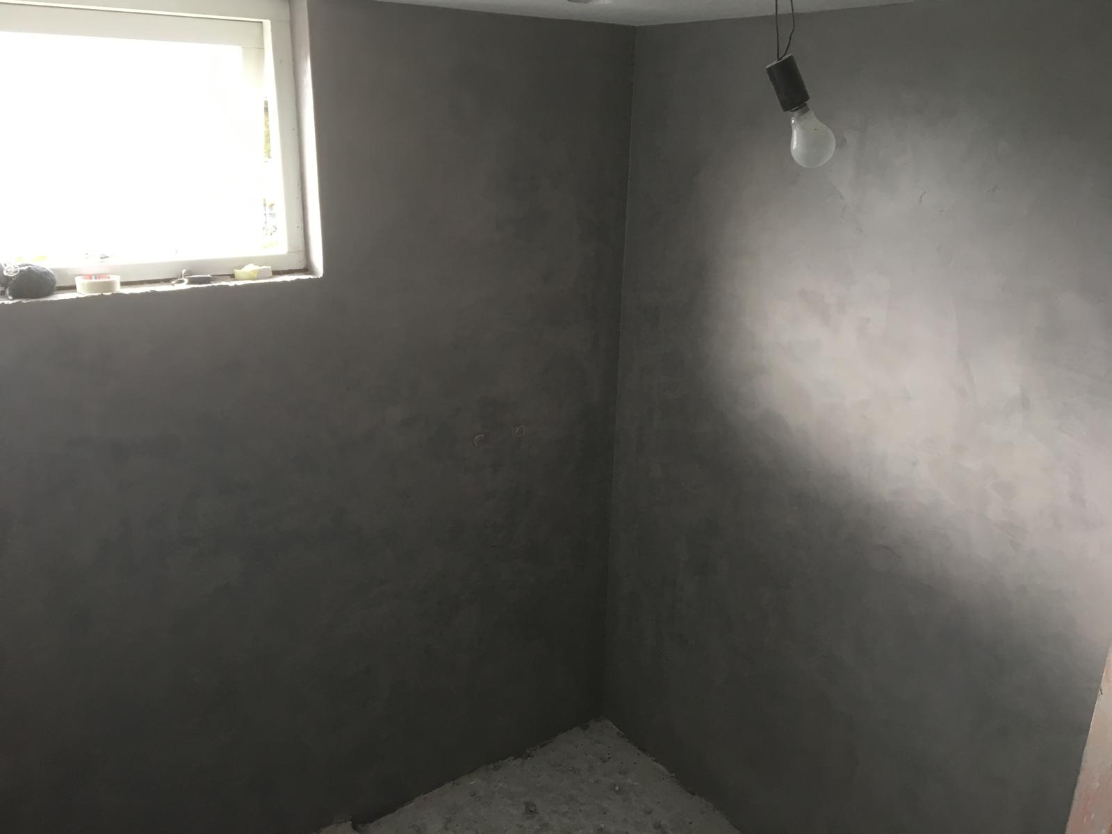 Antracietgrijze betonciré wand